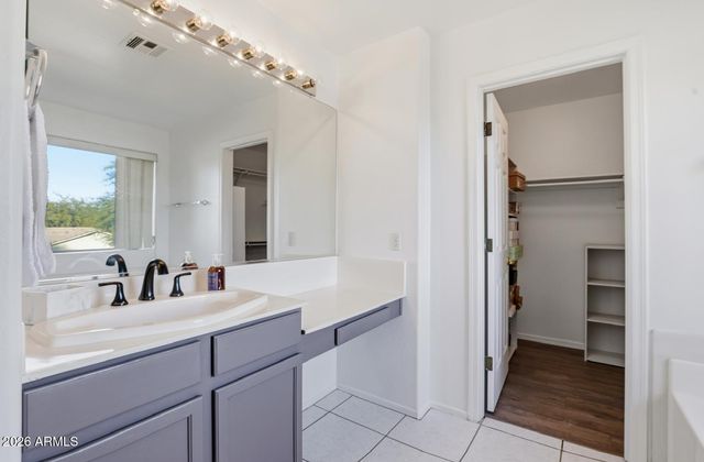 220 W BEECHNUT Place, Chandler, AZ 85248