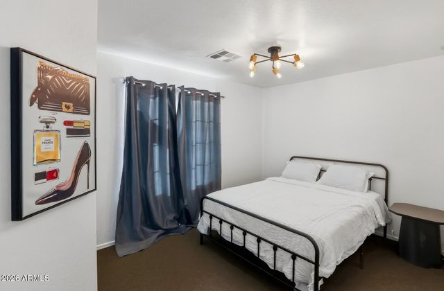 220 W BEECHNUT Place, Chandler, AZ 85248
