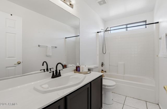 220 W BEECHNUT Place, Chandler, AZ 85248