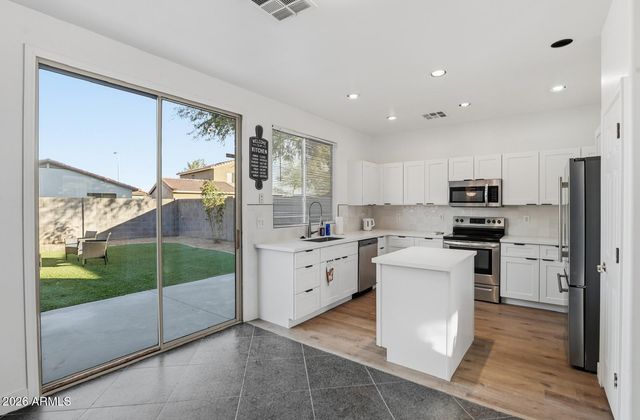 220 W BEECHNUT Place, Chandler, AZ 85248