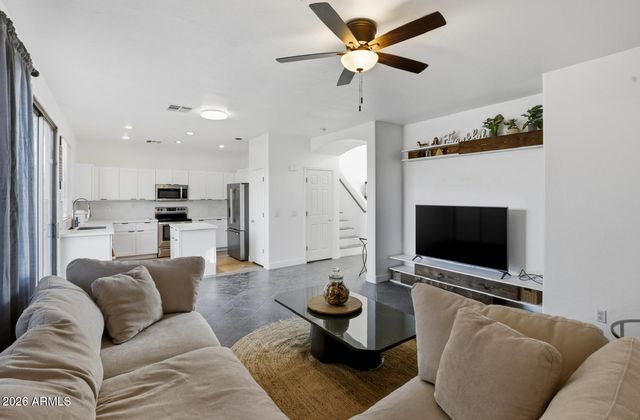 220 W BEECHNUT Place, Chandler, AZ 85248