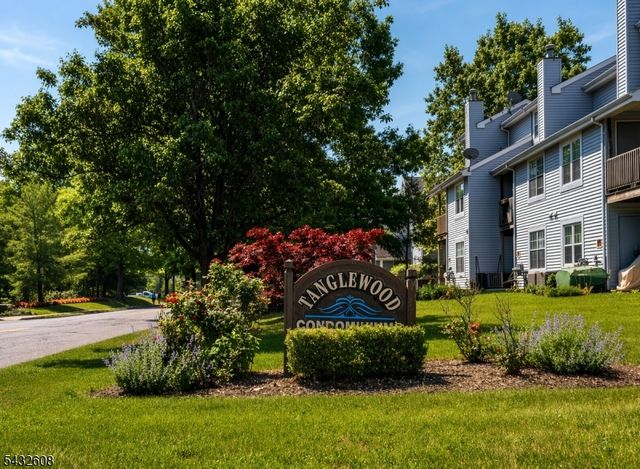 9 Tanglewood Ct 1, South Brunswick Twp., NJ 08852