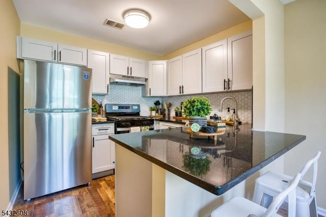 9 Tanglewood Ct 1, South Brunswick Twp., NJ 08852