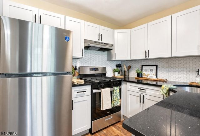 9 Tanglewood Ct 1, South Brunswick Twp., NJ 08852