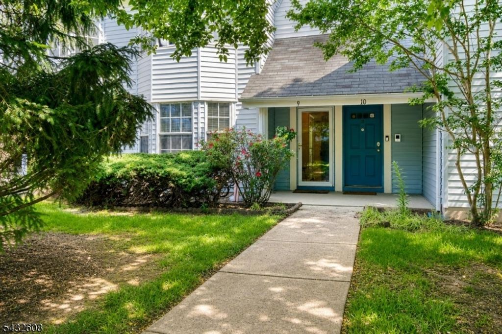 9 Tanglewood Ct 1, South Brunswick Twp., NJ 08852