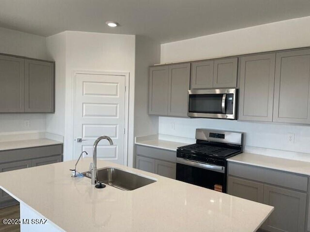 12232 E Morris Carson Drive, Vail, AZ 85641