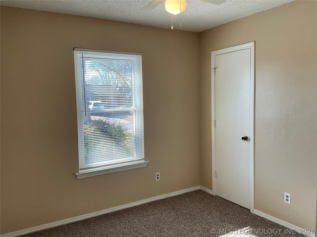 8709 E 135th Street S, Bixby, OK 74008