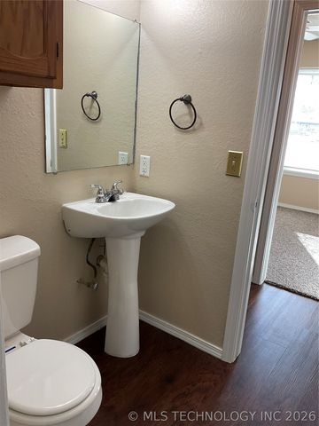 8709 E 135th Street S, Bixby, OK 74008