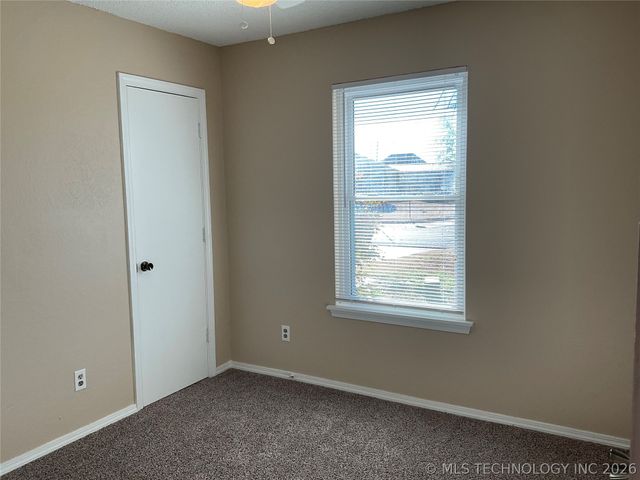 8709 E 135th Street S, Bixby, OK 74008