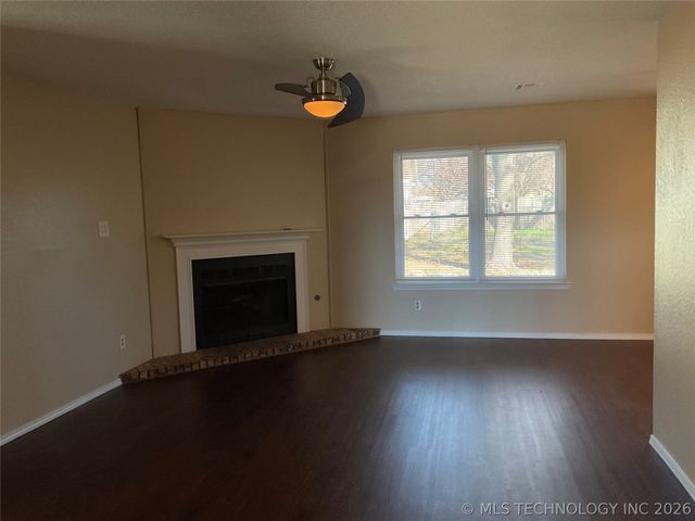 8709 E 135th Street S, Bixby, OK 74008