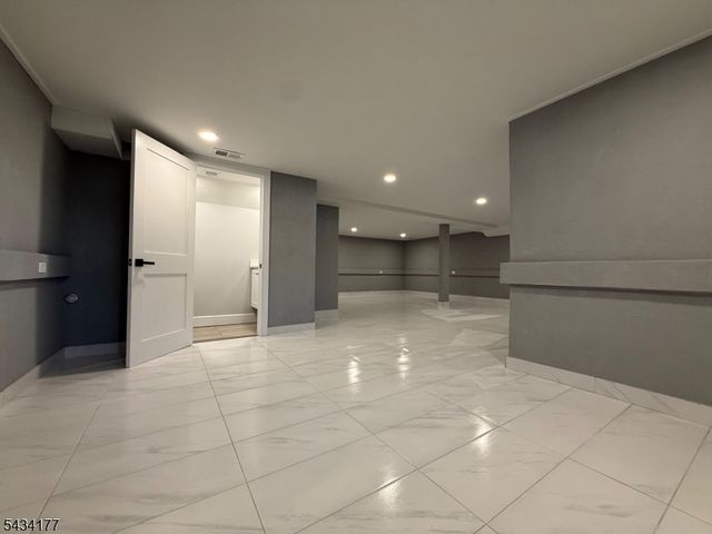 26 Urban Pl, Fair Lawn Boro, NJ 07410
