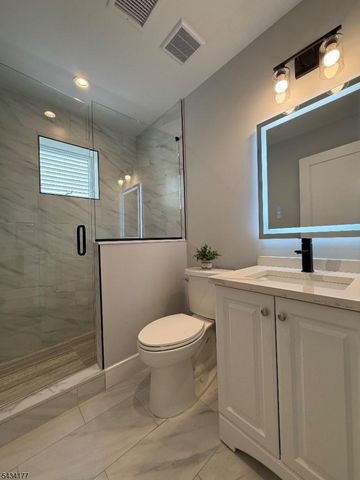 26 Urban Pl, Fair Lawn Boro, NJ 07410