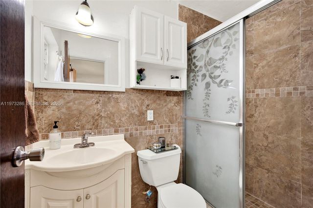 7320 NW 2nd St, Pembroke Pines, FL 33024