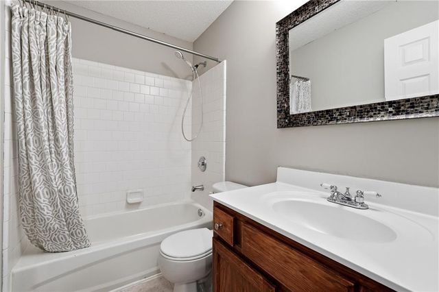 186 Wallnut Hall Circle, Woodstock, GA 30189