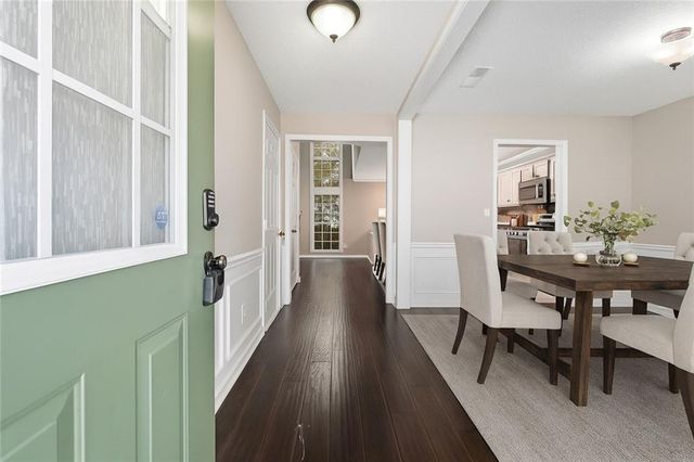 186 Wallnut Hall Circle, Woodstock, GA 30189