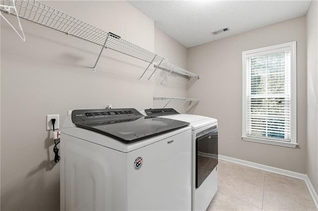 186 Wallnut Hall Circle, Woodstock, GA 30189