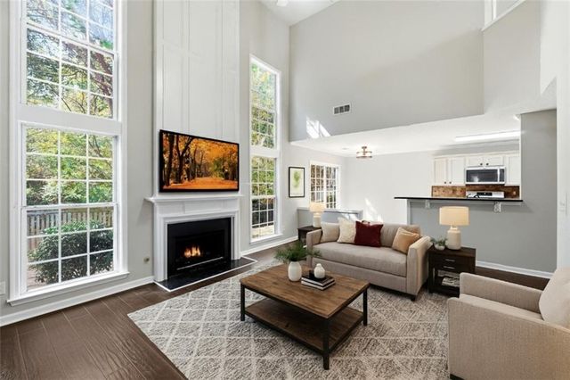 186 Wallnut Hall Circle, Woodstock, GA 30189