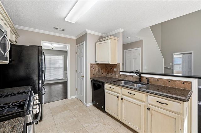 186 Wallnut Hall Circle, Woodstock, GA 30189