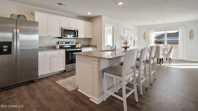 42 W Wolf Lane, Byhalia, MS 38611