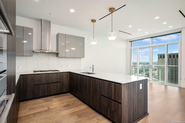 123 Lexington Ave Apt 1205, San Antonio, TX 78205