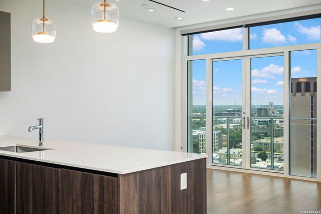 123 Lexington Ave Apt 1205, San Antonio, TX 78205