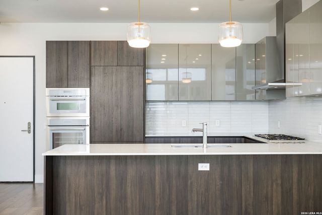 123 Lexington Ave Apt 1205, San Antonio, TX 78205