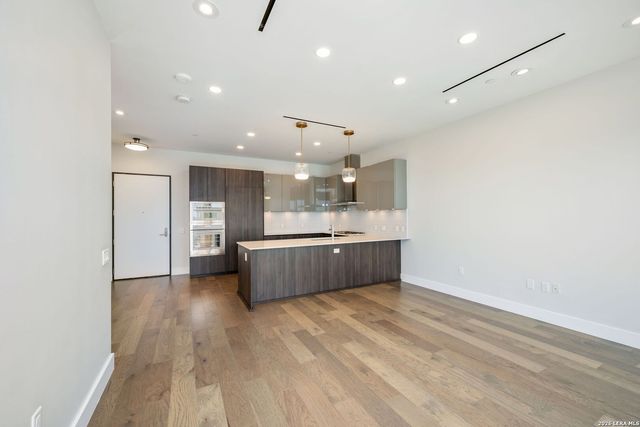 123 Lexington Ave Apt 1205, San Antonio, TX 78205