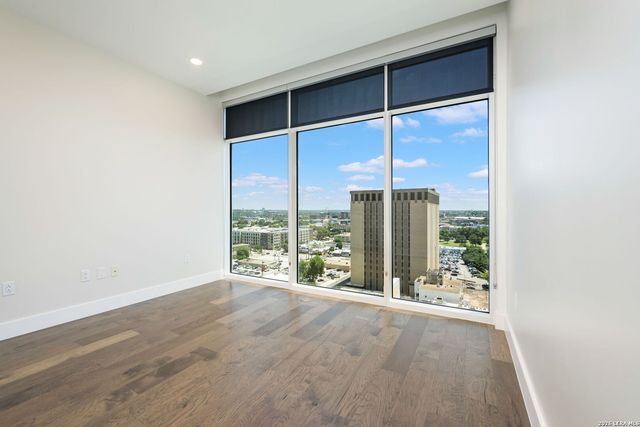 123 Lexington Ave Apt 1205, San Antonio, TX 78205