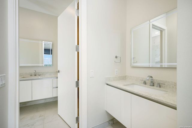 123 Lexington Ave Apt 1205, San Antonio, TX 78205