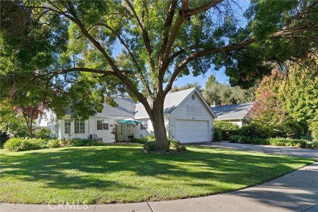23 Carriage, Chico, CA 95926