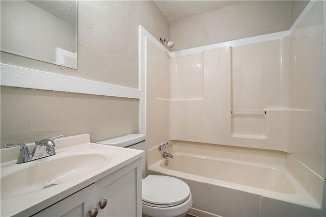 5015 Santos Drive W, Mobile, AL 36619