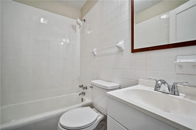5015 Santos Drive W, Mobile, AL 36619