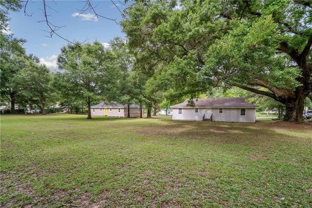 5015 Santos Drive W, Mobile, AL 36619