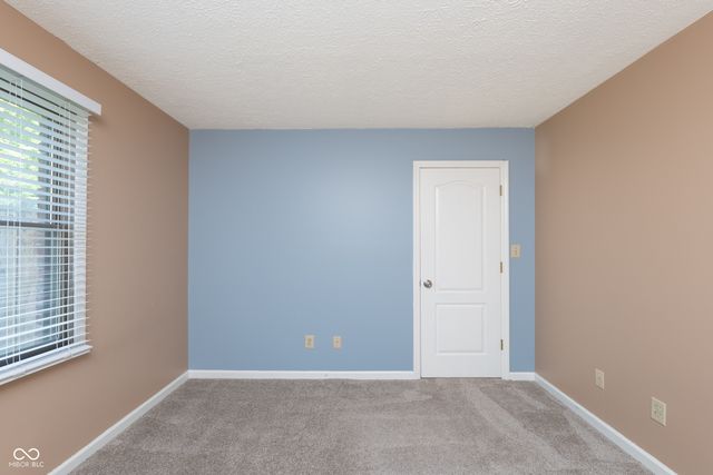 3304 Fox Orchard Circle, Indianapolis, IN 46214