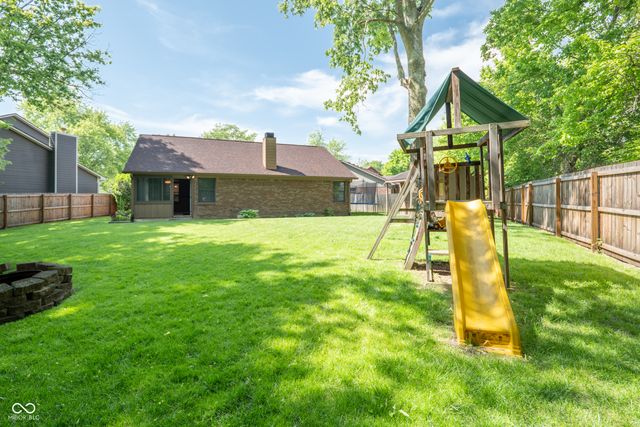 3304 Fox Orchard Circle, Indianapolis, IN 46214