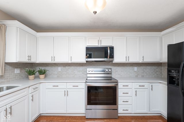 3304 Fox Orchard Circle, Indianapolis, IN 46214