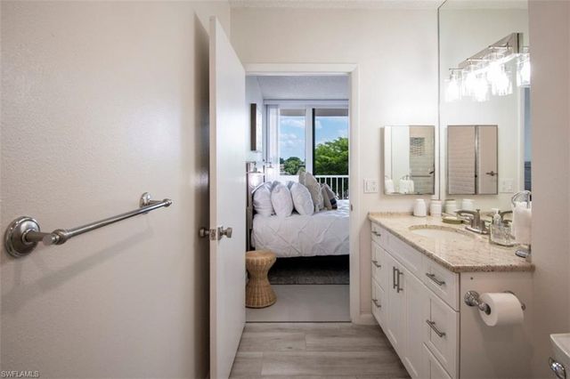 140 Seaview CT # 304S, Marco Island, FL 34145