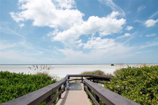 140 Seaview CT # 304S, Marco Island, FL 34145