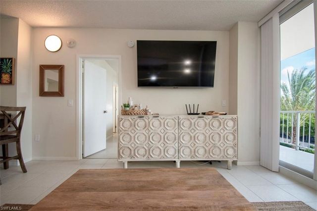 140 Seaview CT # 304S, Marco Island, FL 34145