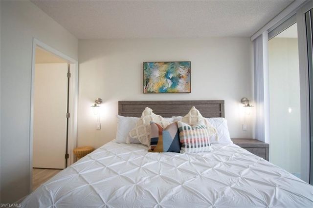 140 Seaview CT # 304S, Marco Island, FL 34145