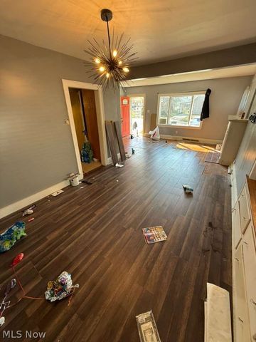 521 E Archwood Avenue, Akron, OH 44301