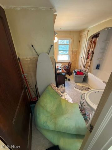 521 E Archwood Avenue, Akron, OH 44301