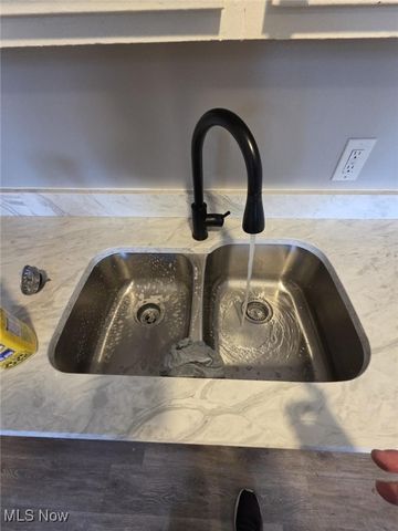 16610 Priebe Avenue, Cleveland, OH 44128