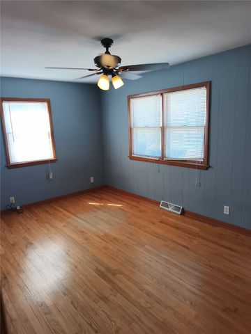 3614 Terrace Hill Drive NE, Cedar Rapids, IA 52402