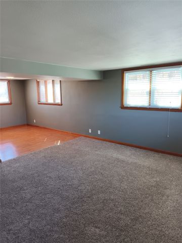 3614 Terrace Hill Drive NE, Cedar Rapids, IA 52402