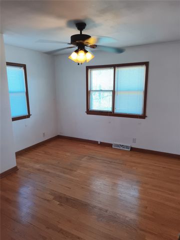 3614 Terrace Hill Drive NE, Cedar Rapids, IA 52402