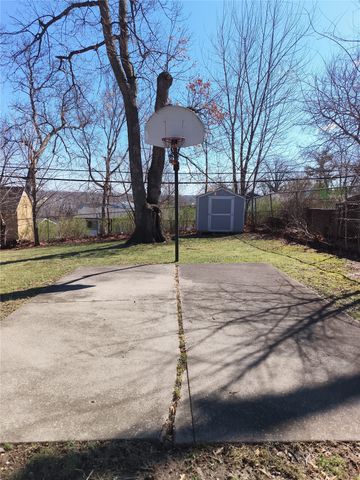 3614 Terrace Hill Drive NE, Cedar Rapids, IA 52402