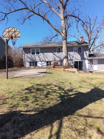 3614 Terrace Hill Drive NE, Cedar Rapids, IA 52402