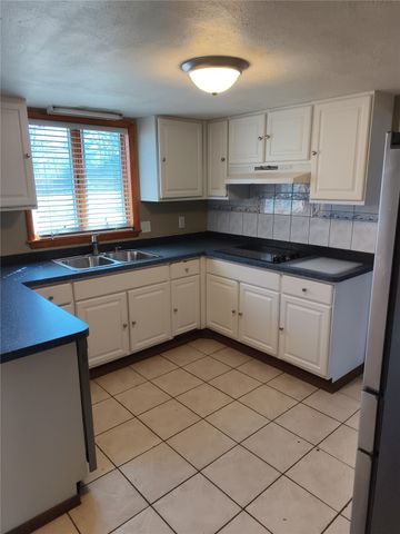 3614 Terrace Hill Drive NE, Cedar Rapids, IA 52402