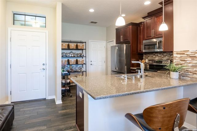 11648 CROWNED SPARROW LANE, Tampa, FL 33626